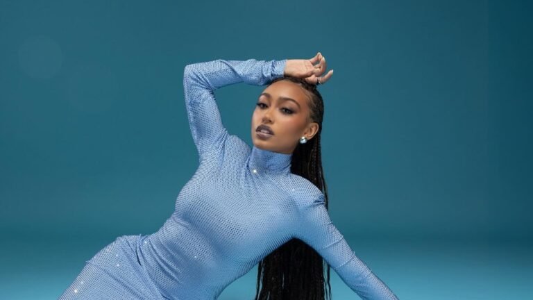 12 Makeup that Goes with Blue Dress in 2025
